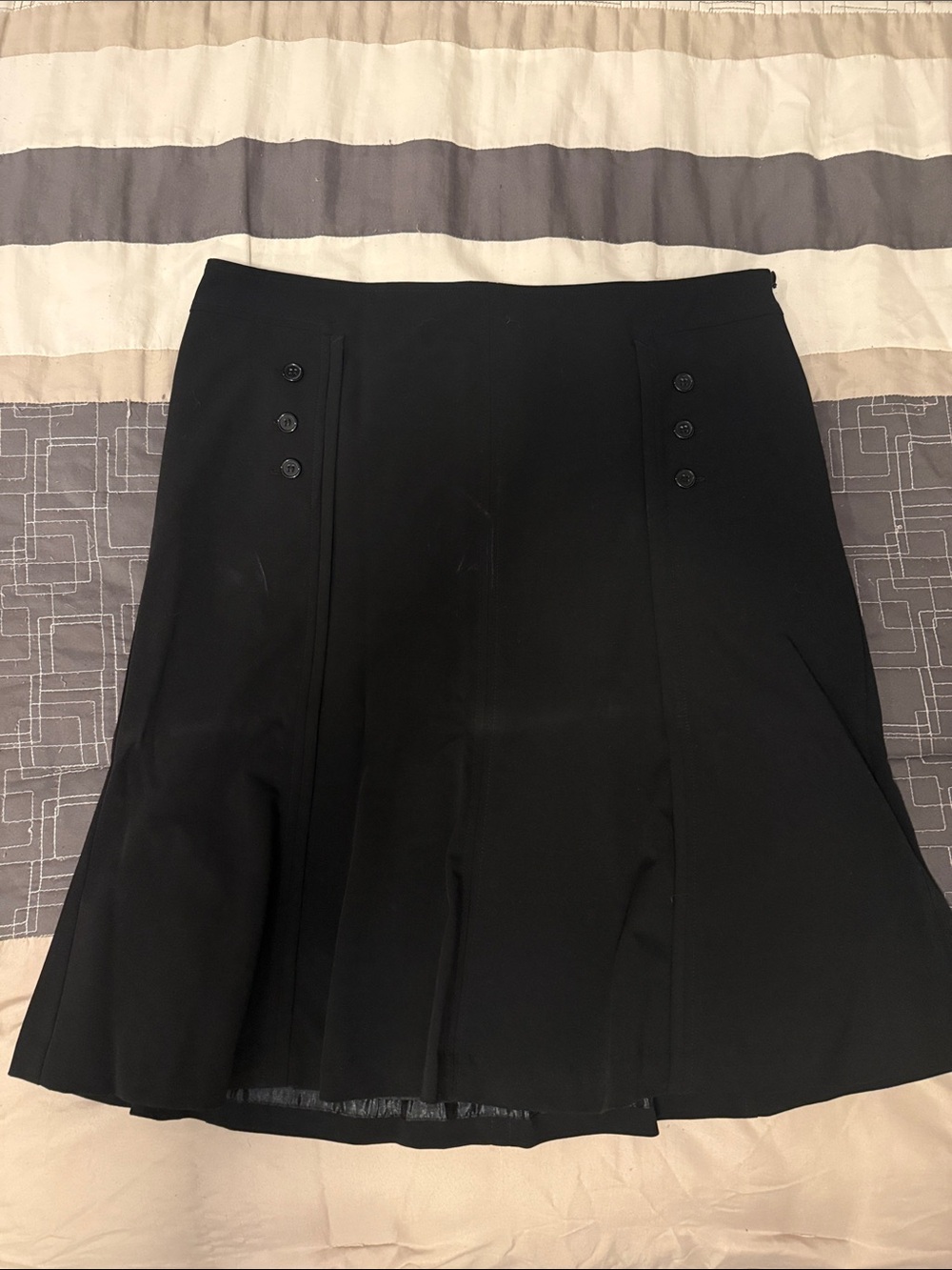 Women’s Worthington knee length black skirt like new size 12